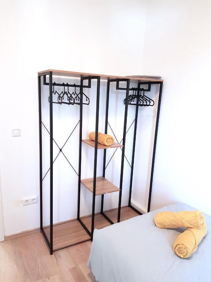 Theox No 3 Fuer 5 Personen Mit Balkon Duisburg Exterior photo