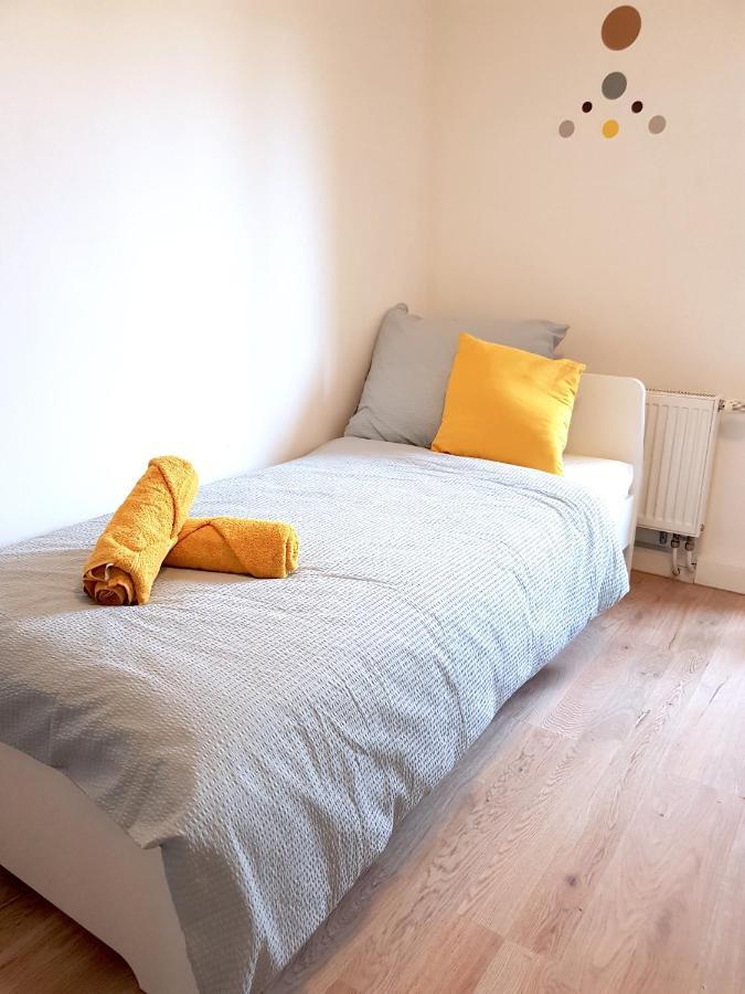 Theox No 3 Fuer 5 Personen Mit Balkon Duisburg Exterior photo
